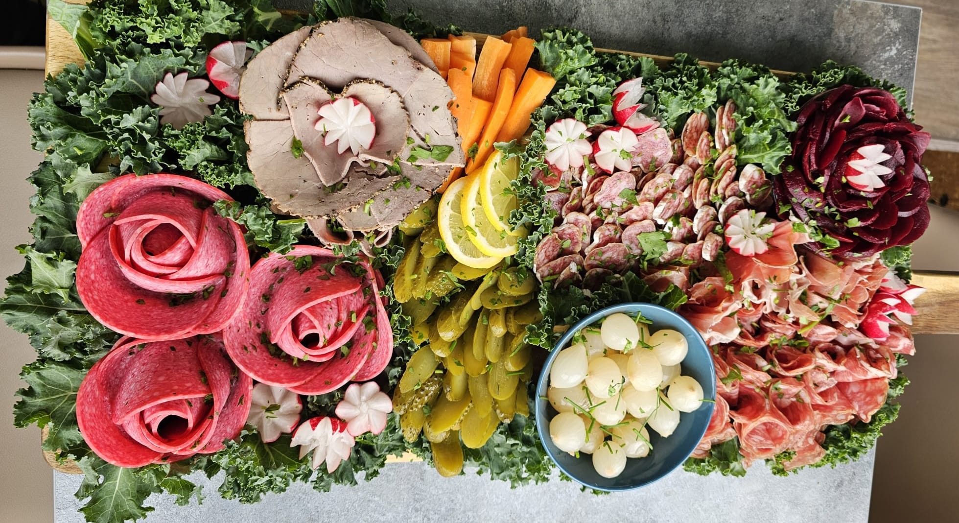 Vegetable platter with pepper roses